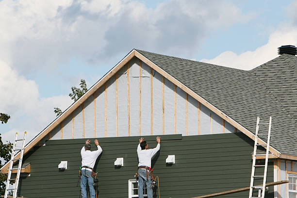 Professional Siding Replacement technician working in Kendall Park, NJ